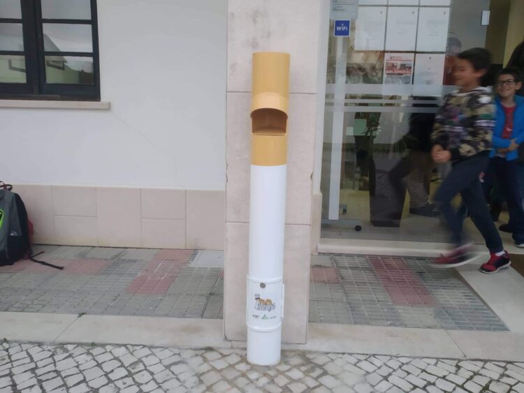 Pontas de cigarros no chão? Não! Em Porto de Mós, dê-as a comer ao Papa Beatas