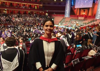 Enfermeira de Leiria lidera equipa no hospital universitário de Cambridge