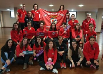 Casa do Benfica de Leiria conquista título distrital de futsal feminino