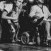 Gambuzinos com 1 Pé de Fora mandam todos Ao Teatro