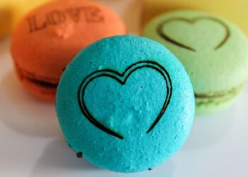 Covid-19: pasteleiro de Leiria entrega macarons personalizados para adoçar a quarentena