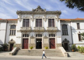 Covid-19: Município de Leiria fecha portas ao público