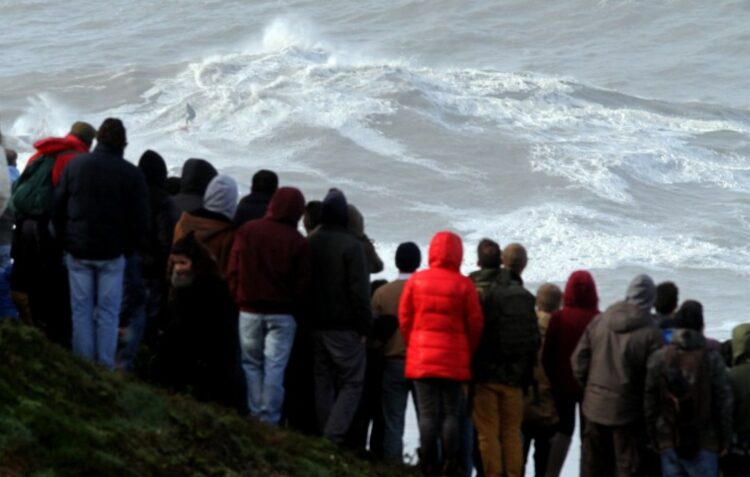 Covid-19: Capitanias da Nazaré e Peniche proíbem aglomerados nas praias