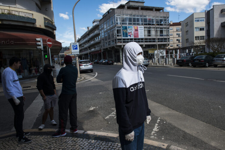 Covid-19: Jovens “não são invencíveis”, alerta Organização Mundial de Saúde