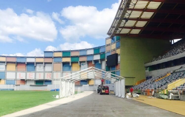 Covid-19: centro de diagnóstico ‘drive thru’ está a ser preparado no Estádio Municipal