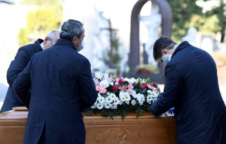 Ourém e Peniche limitam funerais a dez pessoas