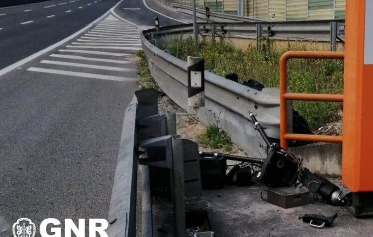 Partiu radar de velocidade e foi detido pela GNR de Leiria