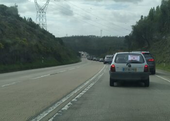 Protesto no IC2 gera 16 quilómetros de carros em marcha lenta