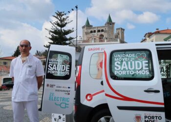 Porto de Mós: Município entrega de Unidade Móvel de Saúde ao Centro de Saúde