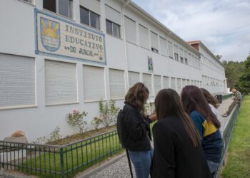 Instituto Educativo do Juncal empresta computadores a alunos