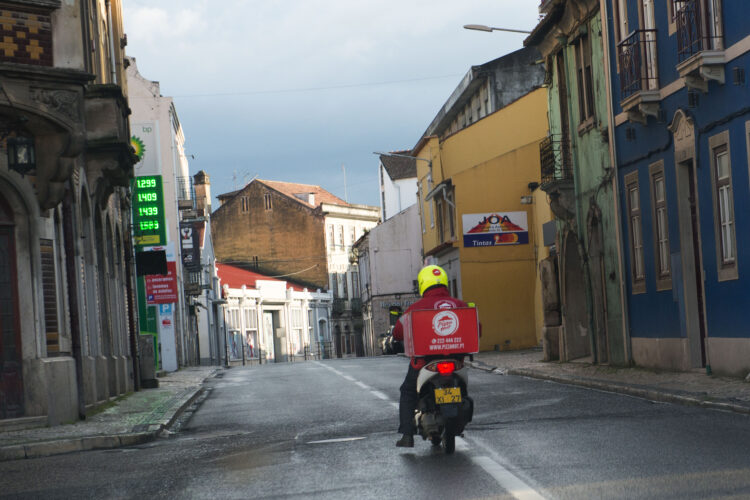 Covid-19: falência económica e mortalidade são as maiores preocupações dos portugueses