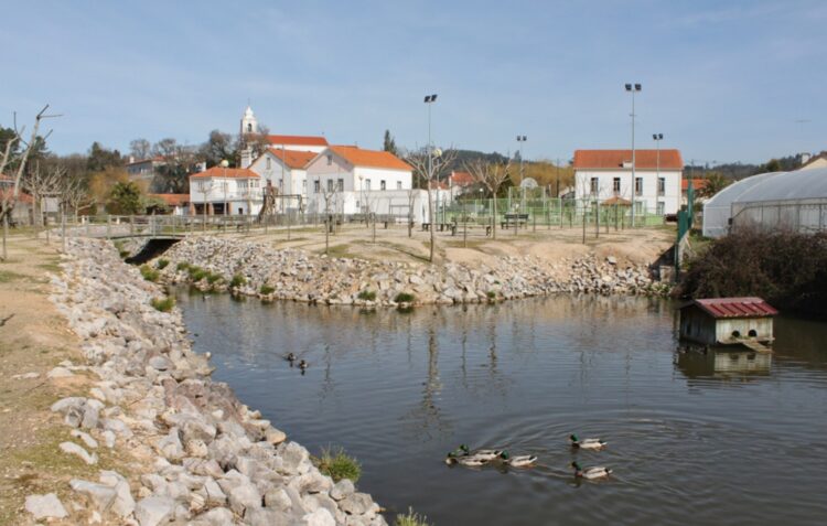 Covid-19: Município de Ourém limita acesso à casa mortuária e cemitério