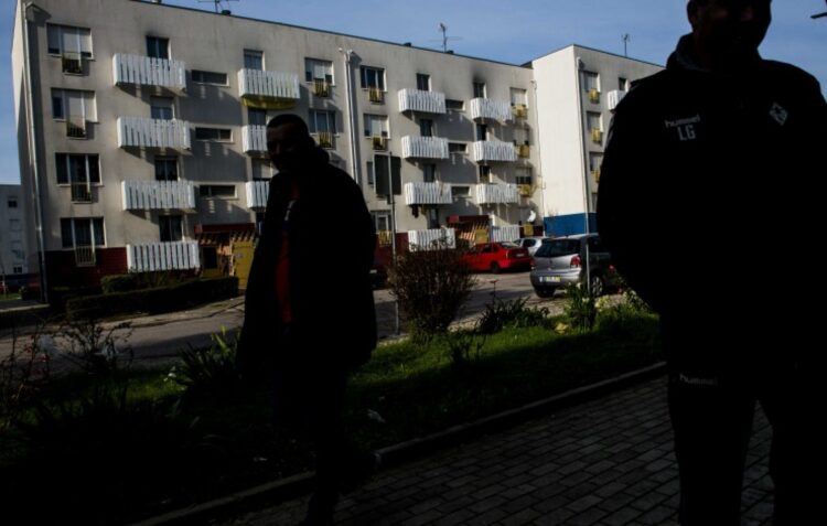 Moradores do Bairro Sá Carneiro desafiados a colocar velas à janela