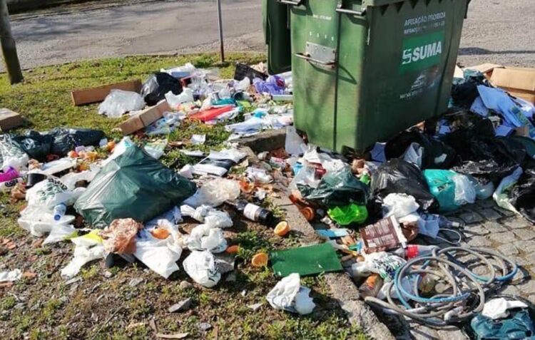 Autarca de Porto de Mós dá raspanete aos munícipes