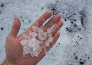 Granizo, vento forte e trovoada previstos para o distrito de Leiria
