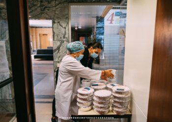 Mármores Garcogel deu almoço de Bacalhau com broa e batata a murro, a profissionais do Centro Hospitalar de Leiria