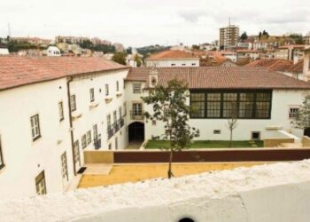 Fundação e Caixa de Leiria oferecem cinco ventiladores ao Centro Hospitalar de Leiria