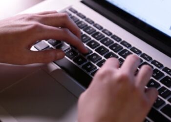 Pombal compra computadores e banda larga para alunos desfavorecidos terem acesso às aulas