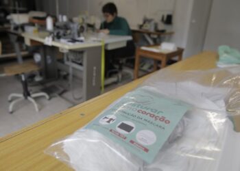 Campanha de voluntariado ‘Costurar com o coração’ já produziu mais de 50 mil máscaras