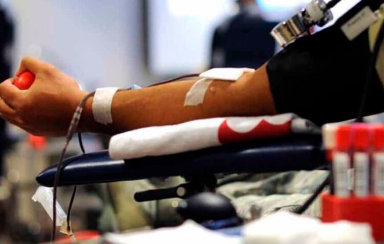 Dadores de sangue precisam-se para travar quebra de reservas