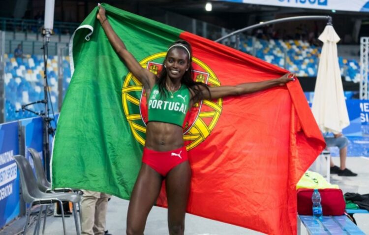 Evelise Veiga salta de prata para ouro nas Universíadas