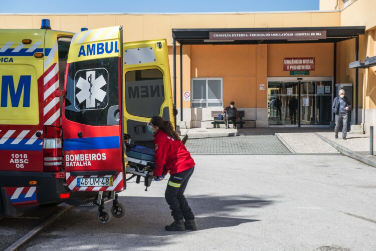 Quase 14 mil portugueses testaram positivo infecção por Covid-19