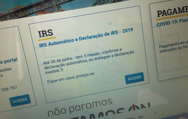 Consultora oferece-se para preencher IRS dos profissionais de saúde do hospital de Leiria