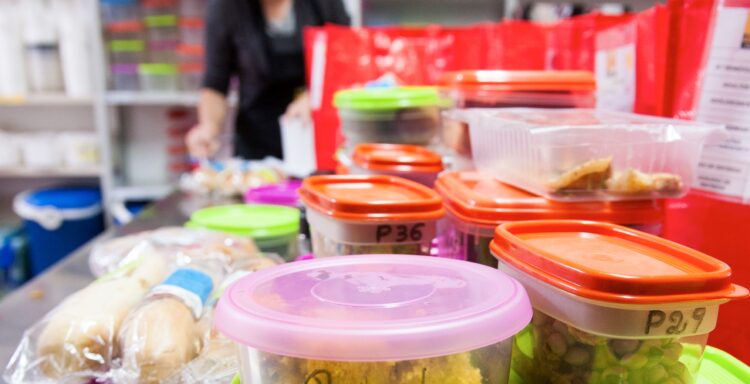 Ourém entrega alimentação a idosos, sem-abrigo e alunos necessitados