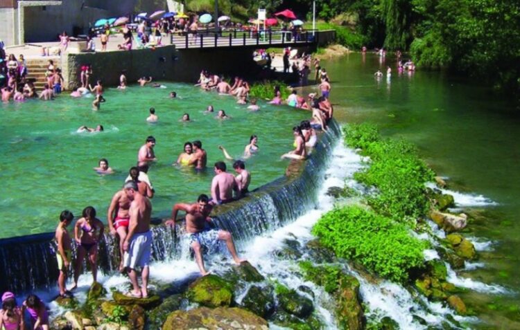 Praia do Agroal abre oficialmente dia 1 de Julho com lotação limitada