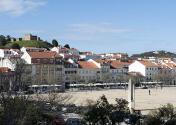Covid-19: distrito de Leiria acorda com mais um caso