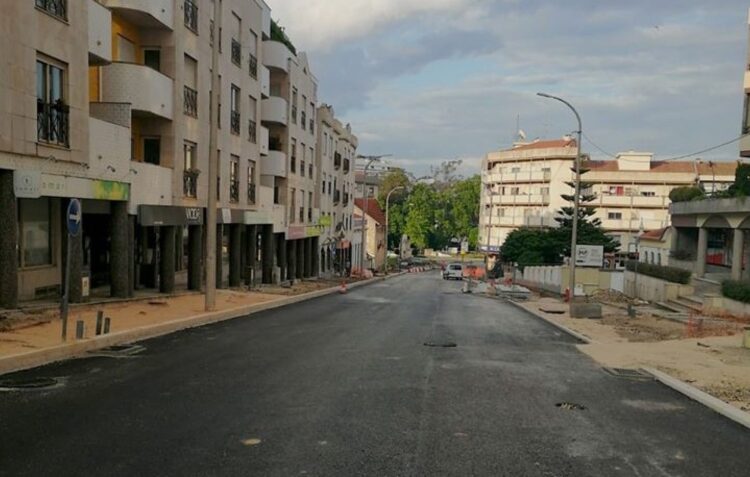 Avenida Marquês de Pombal, em Leiria, reabre ao trânsito