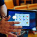 Caldas distribui tablets, computadores e acesso à internet a alunos