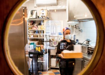 Menos clientes e mais limpeza. A nova vida dos restaurantes