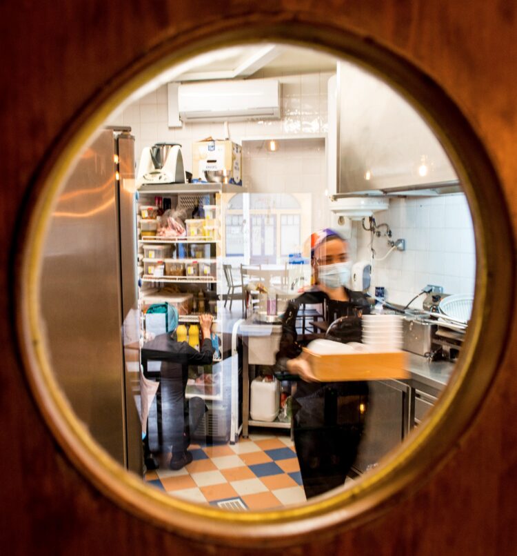 Menos clientes e mais limpeza. A nova vida dos restaurantes