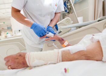 Covid-19: desce número de doentes infectados e de internados em Portugal