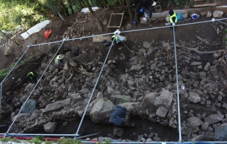 Obras no Castelo de Leiria revelam vestígios de muralha com 3000 anos
