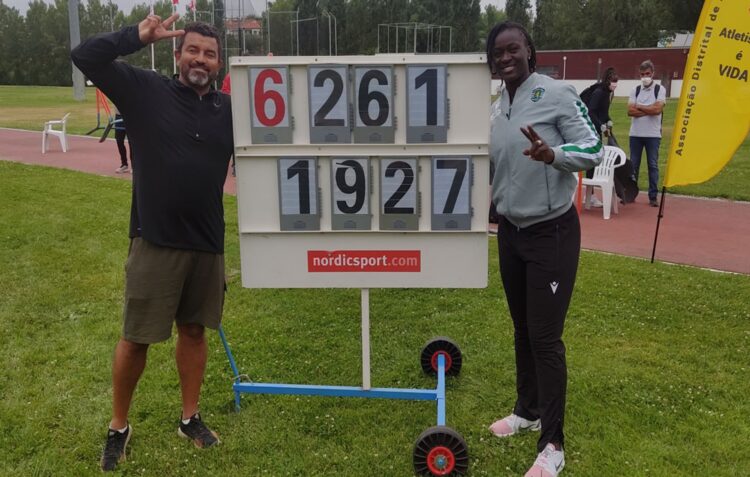 Auriol Dongmo volta a bater recorde nacional e faz melhor marca mundial do ano