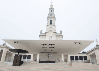 Primeira peregrinação do ano com peregrinos celebrado o centenário da chegada da imagem venerada de Nossa Senhora de Fátima à Capelinha das Aparições