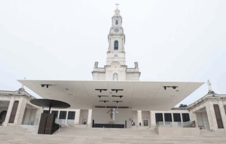 Primeira peregrinação do ano com peregrinos celebrado o centenário da chegada da imagem venerada de Nossa Senhora de Fátima à Capelinha das Aparições