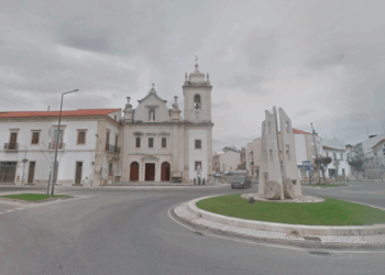 Porto de Mós celebra Município e São Pedro com missa drive-in e tributo a Amália