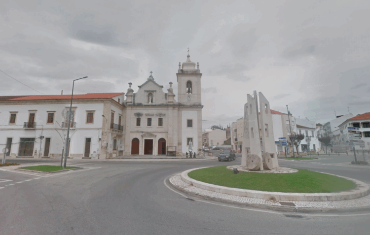 Porto de Mós celebra Município e São Pedro com missa drive-in e tributo a Amália