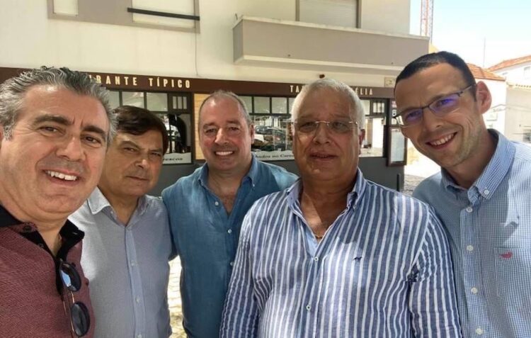 Dragões conversam com Chicharro sobre como fazer voar o andebol da Nazaré