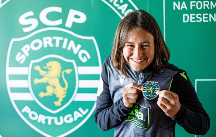 Ana Alves, a guarda-redes de Santa Catarina da Serra que jogava com rapazes, assina pelo Sporting