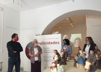O santo, o pintor, o escritor e a “avó do barro”