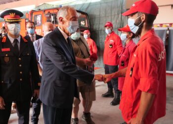 Presidente da República visita família e corporação de bombeiro morto em incêndio de Leiria