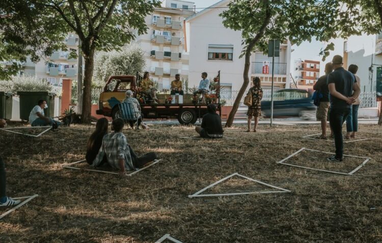 Bairro a bairro, porta a porta, Leiria fala nas linhas que o Mapas cose