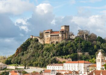 Caso de Covid-19 suspende obras no castelo de Leiria
