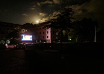 Cinema em modo drive-in está de volta a Fátima