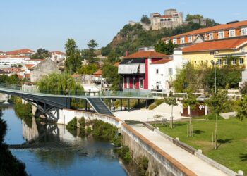 Covid-19: há 4 novos casos no concelho de Leiria. Total de casos activos no distrito volta a subir