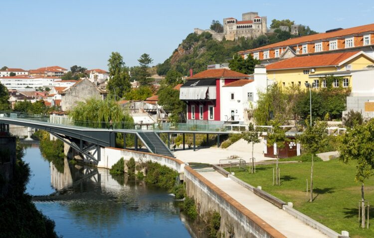 Covid-19: há 4 novos casos no concelho de Leiria. Total de casos activos no distrito volta a subir